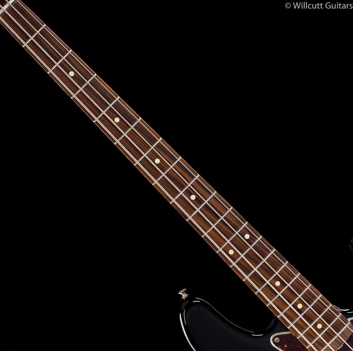 fender-classic-series-60s-jazz-bass-black-pau-ferro-192