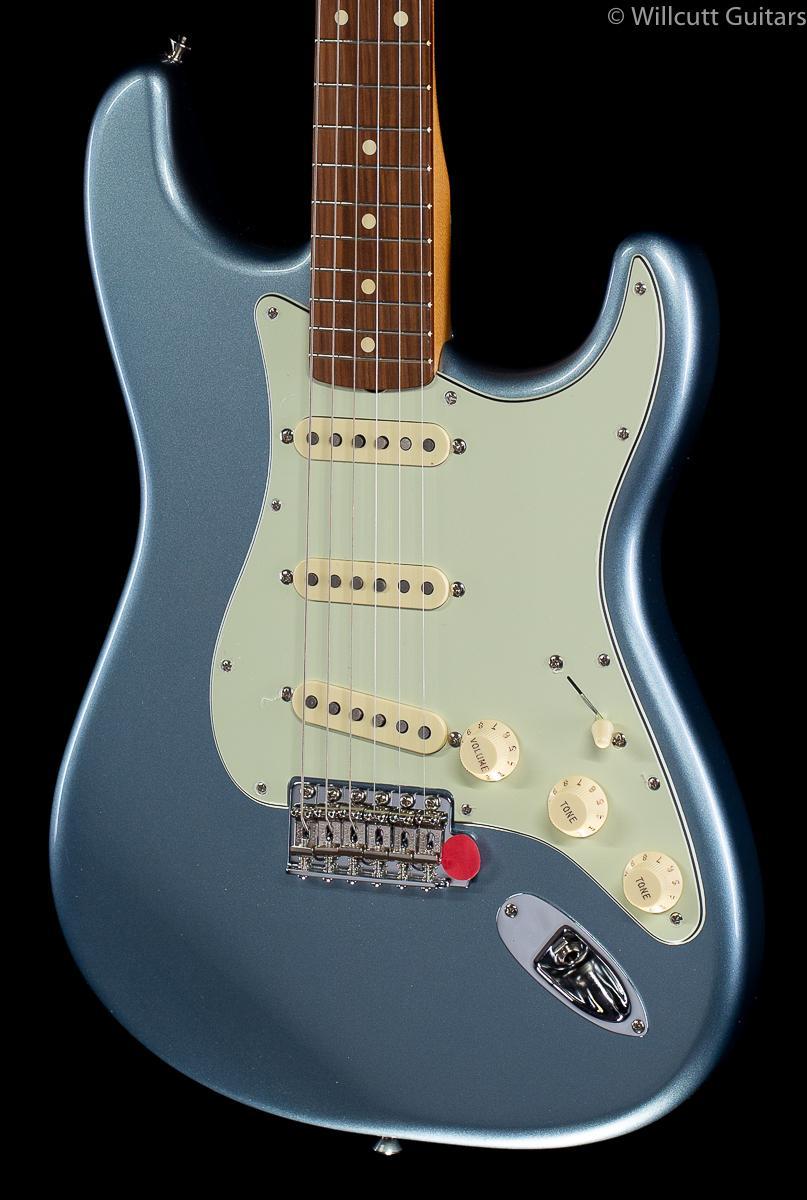 Fender Vintera '60s Stratocaster Ice Blue Metallic