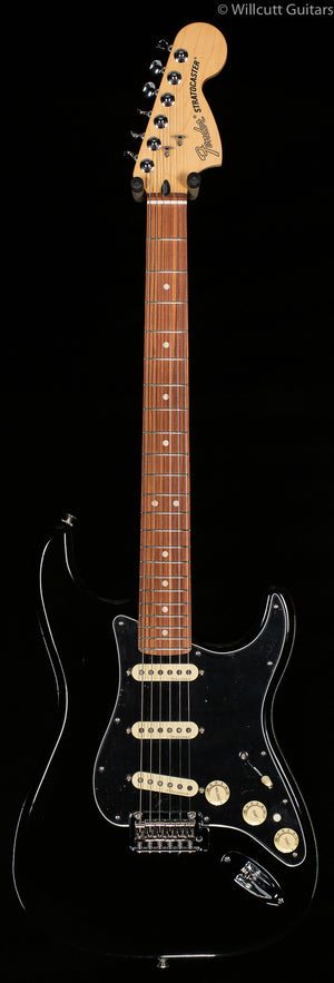 Fender Deluxe Stratocaster Black Pau Ferro Fingerboard