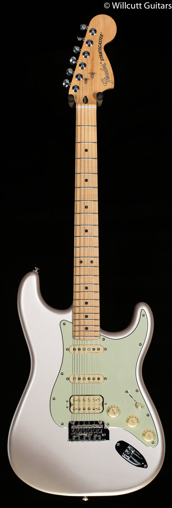 ギター Fender Deluxe Strat HSS Blizzard Pearl Fender Deluxe Stratocaster HSS, Blizzard Pearl at Gear4music