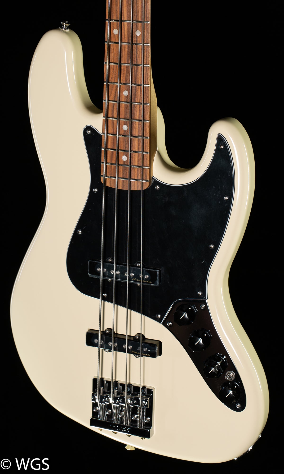 Fender Deluxe Active Jazz Bass Olympic White Pau Ferro (791)