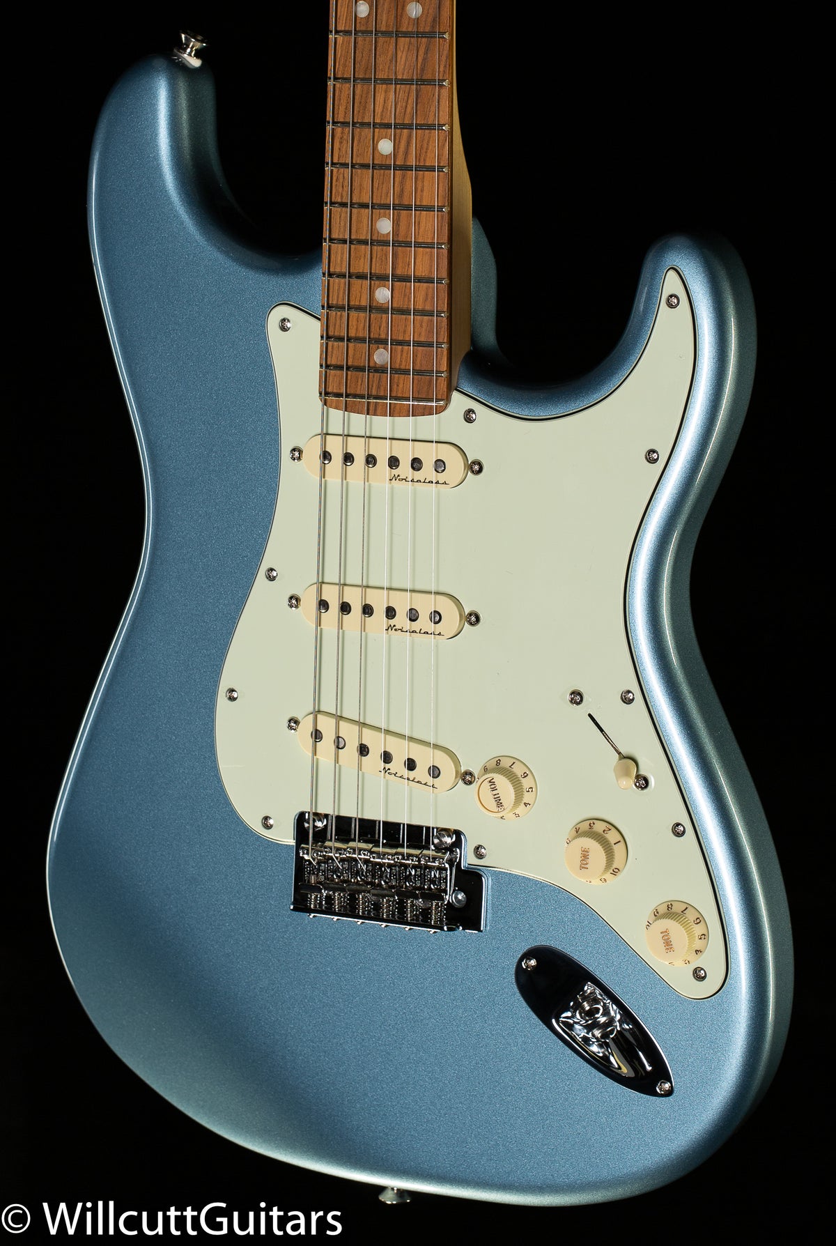 Fender Deluxe Roadhouse Stratocaster Mystic Ice Blue
