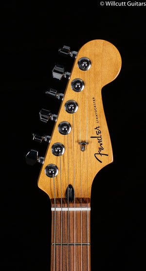 Fender Player Plus Stratocaster HSS Silverburst Pau Ferro Fingerboard