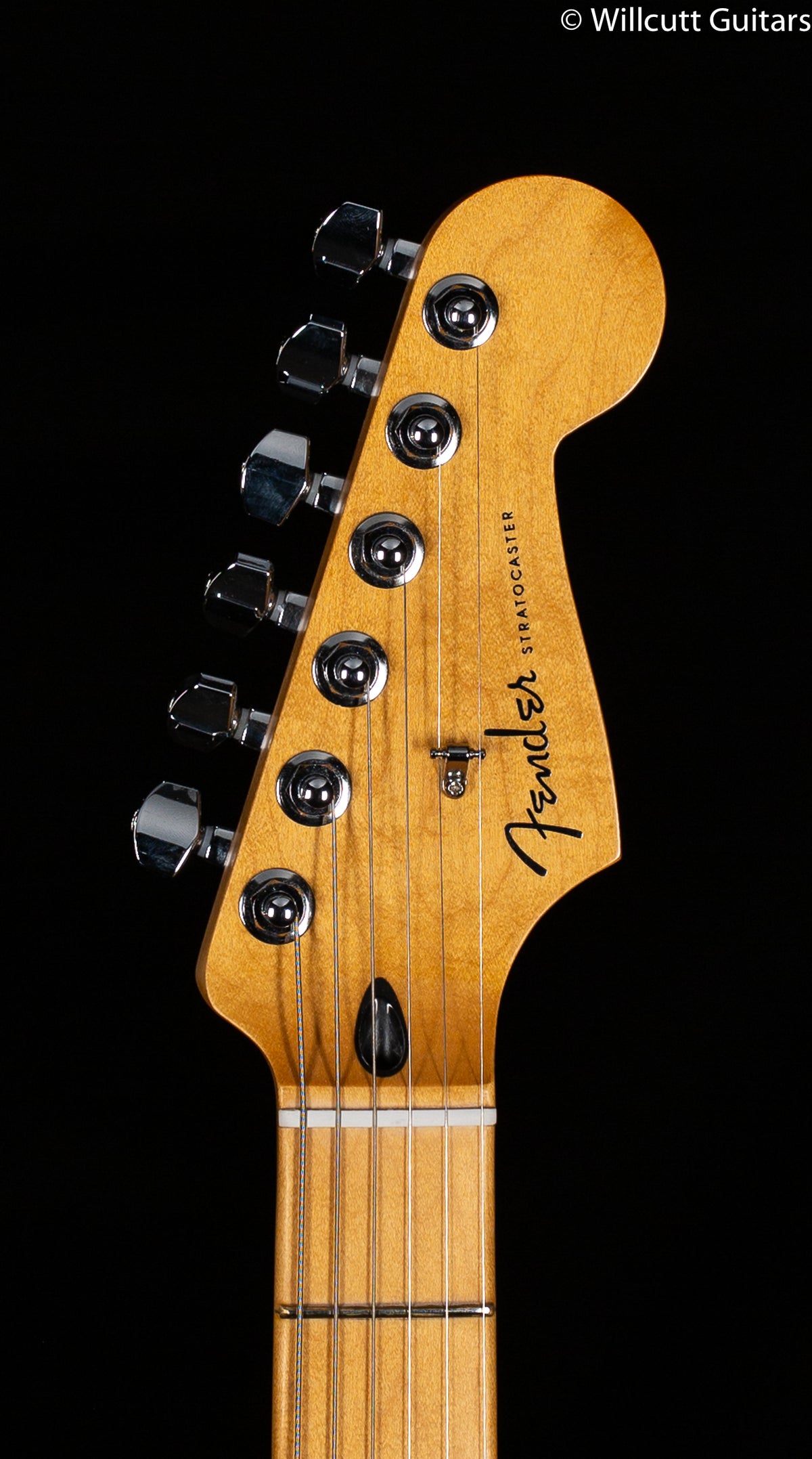 Fender Player Plus Stratocaster HSS Maple Fingerboard 3-Color Sunburst