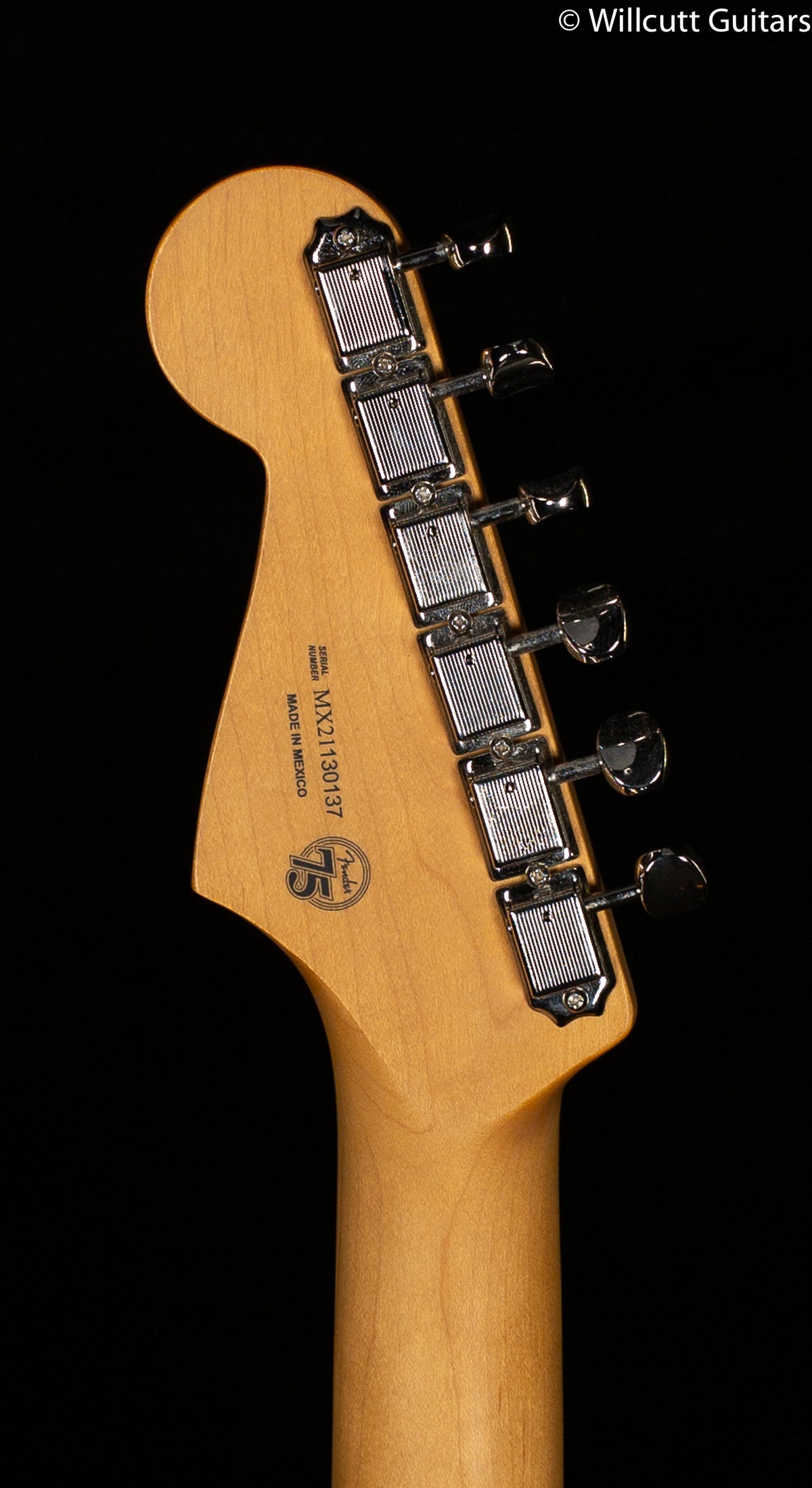 Fender Noventa Stratocaster Pau Ferro Fingerboard Crimson Red Transparent