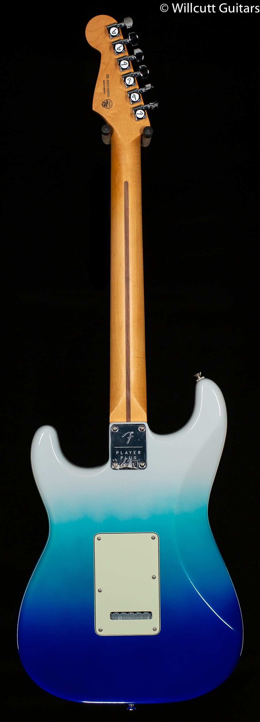 Fender Player Plus Stratocaster HSS Belair Blue Pau Ferro Fingerboard