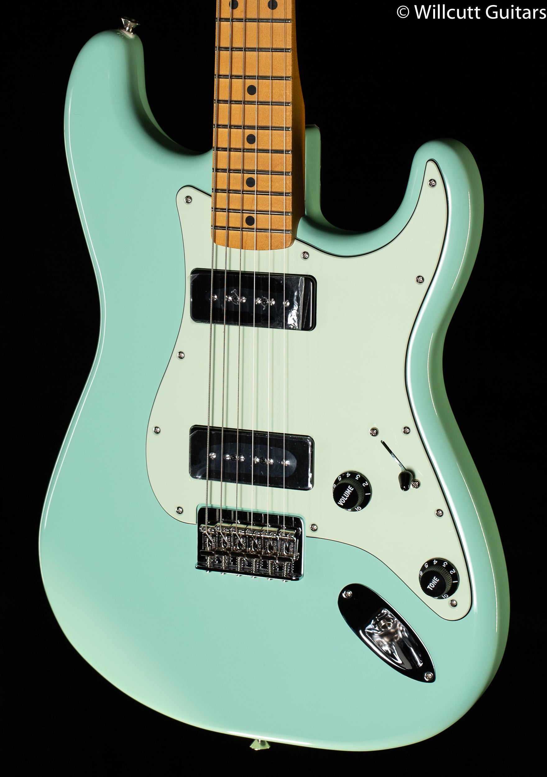 Fender Noventa Stratocaster Maple Fingerboard Surf Green