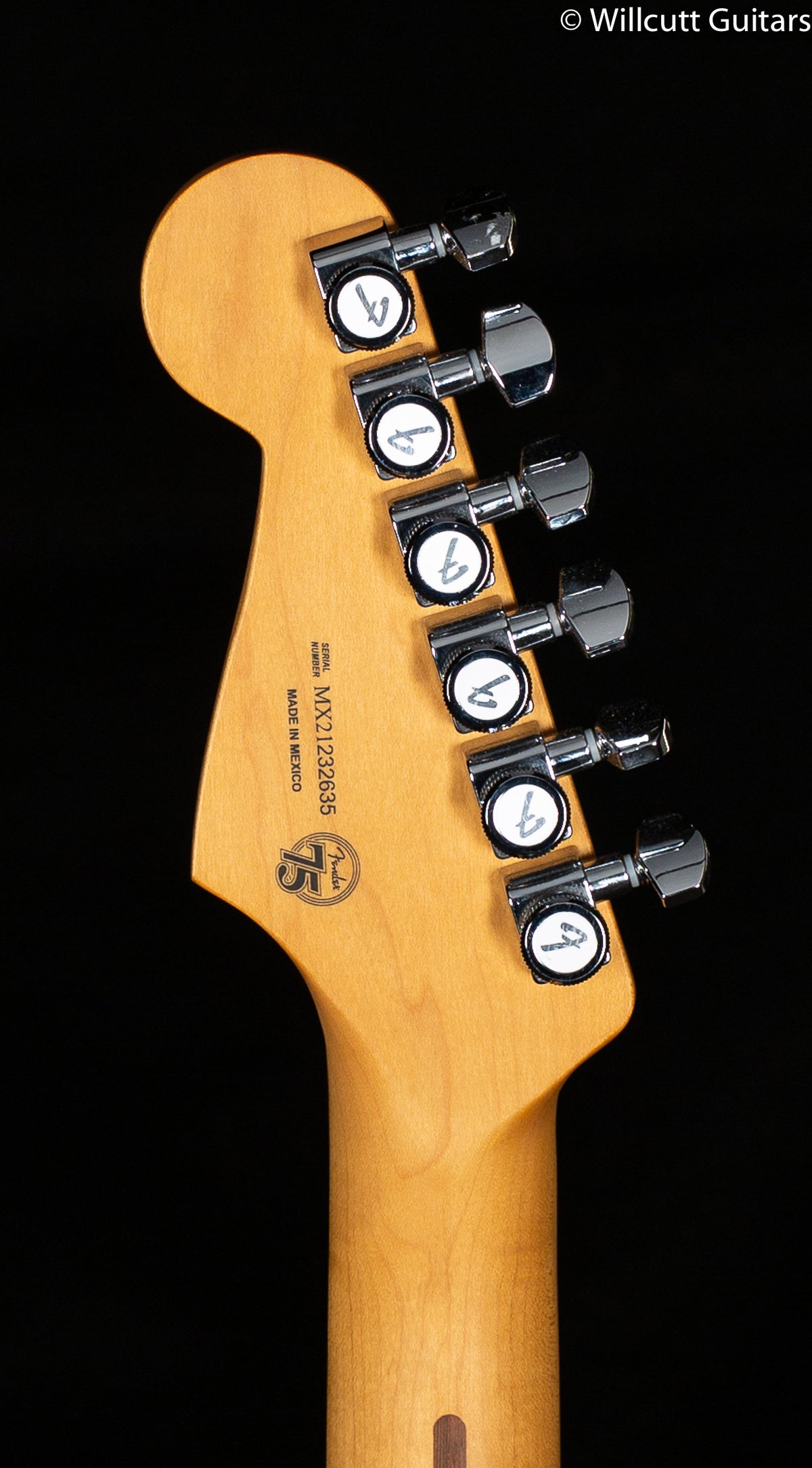 Fender Player Plus Stratocaster HSS Maple Fingerboard 3-Color Sunburst