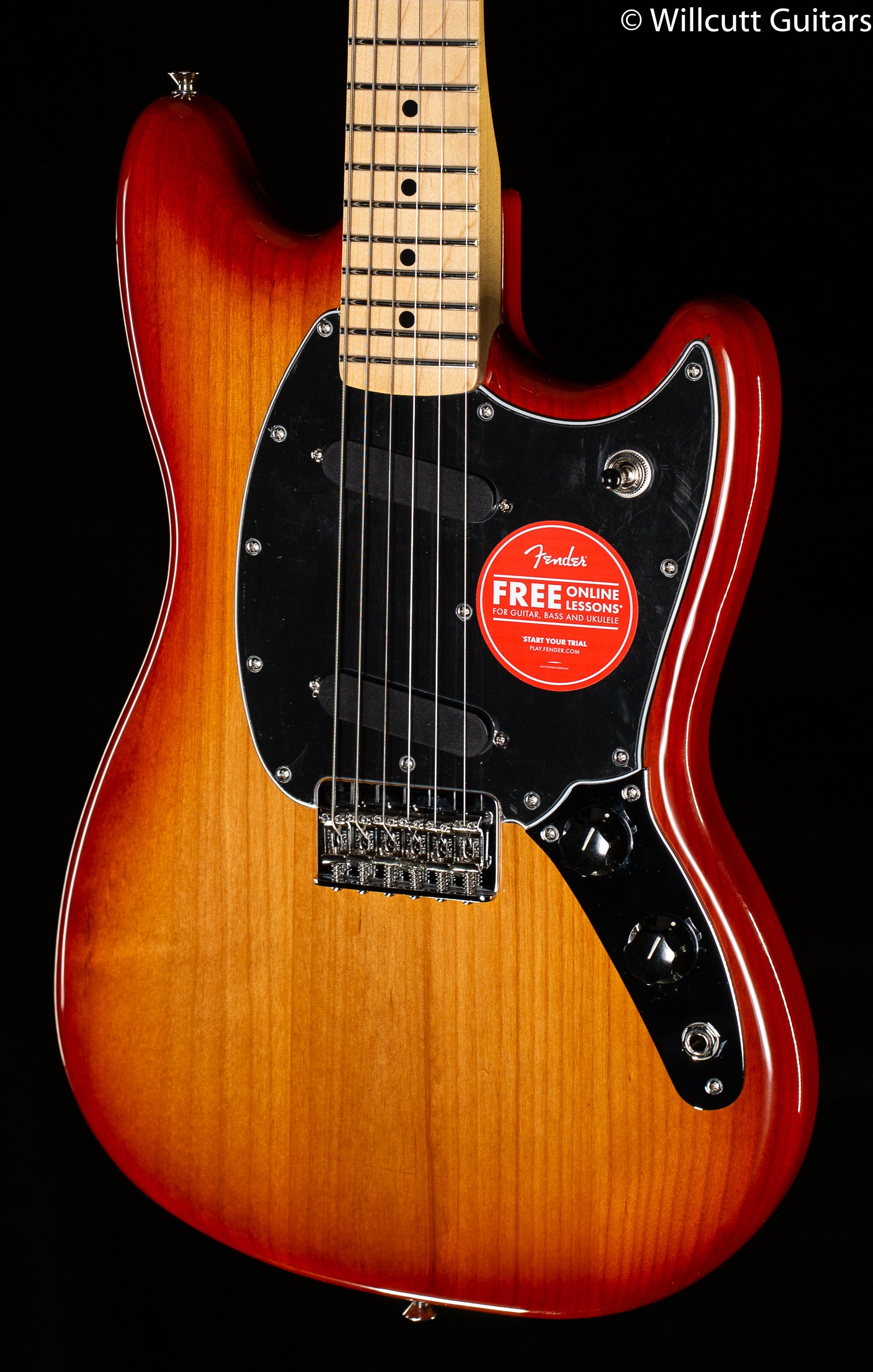 Fender Player Mustang Siennaburstハードケース付 Fender Player Mustang Maple Fingerboard Sienna Sunburst