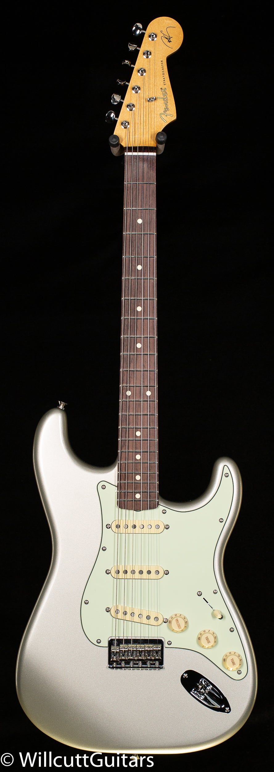 Fender deals stratocaster silver