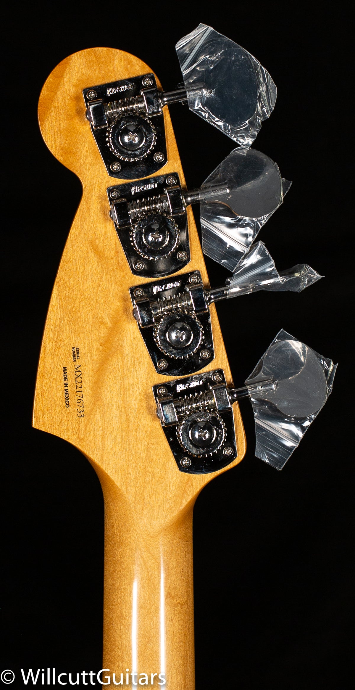 Fender Vintera '60s Mustang Bass Pau Ferro Fingerboard 3-Color Sunburst (733)