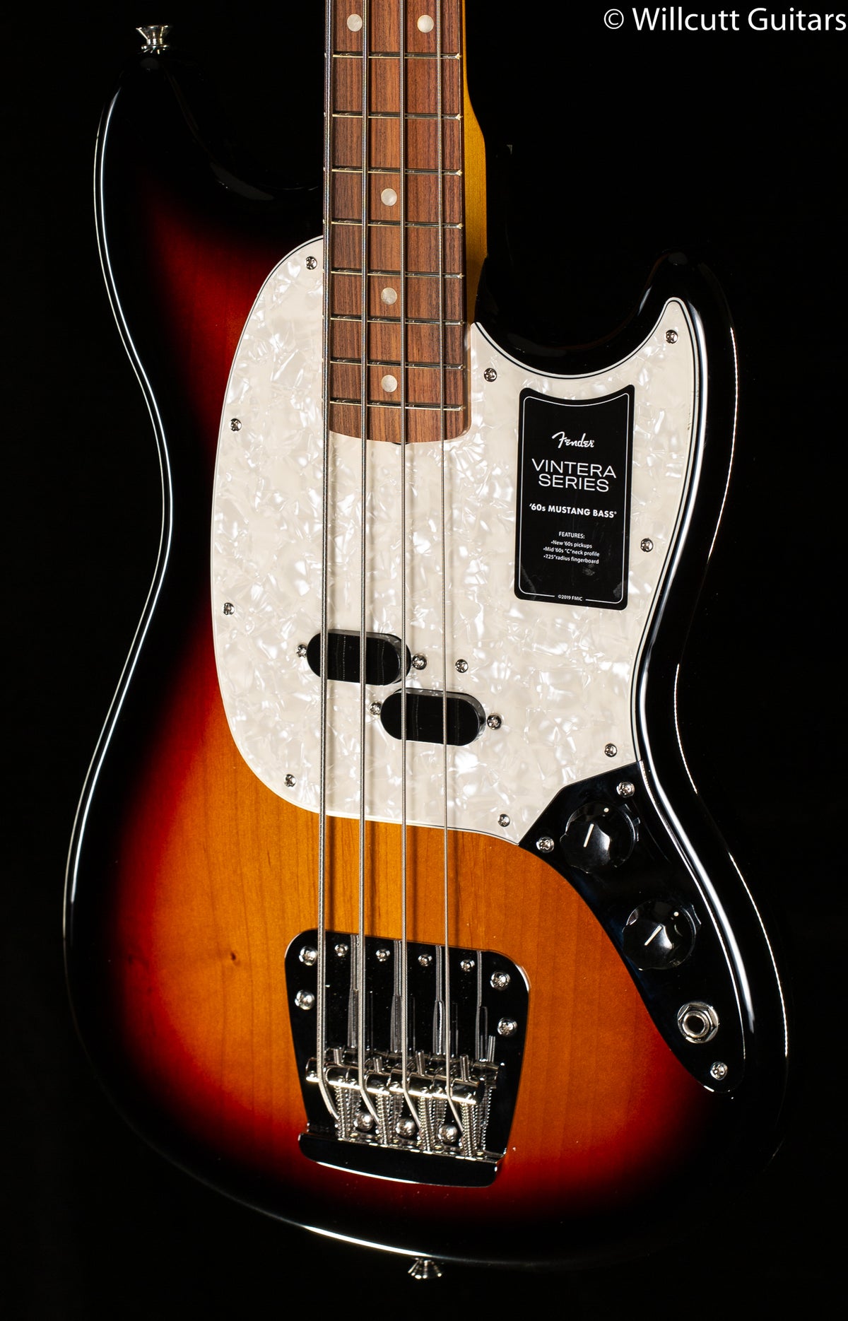 Fender Vintera '60s Mustang Bass Pau Ferro Fingerboard 3-Color Sunburst (444)