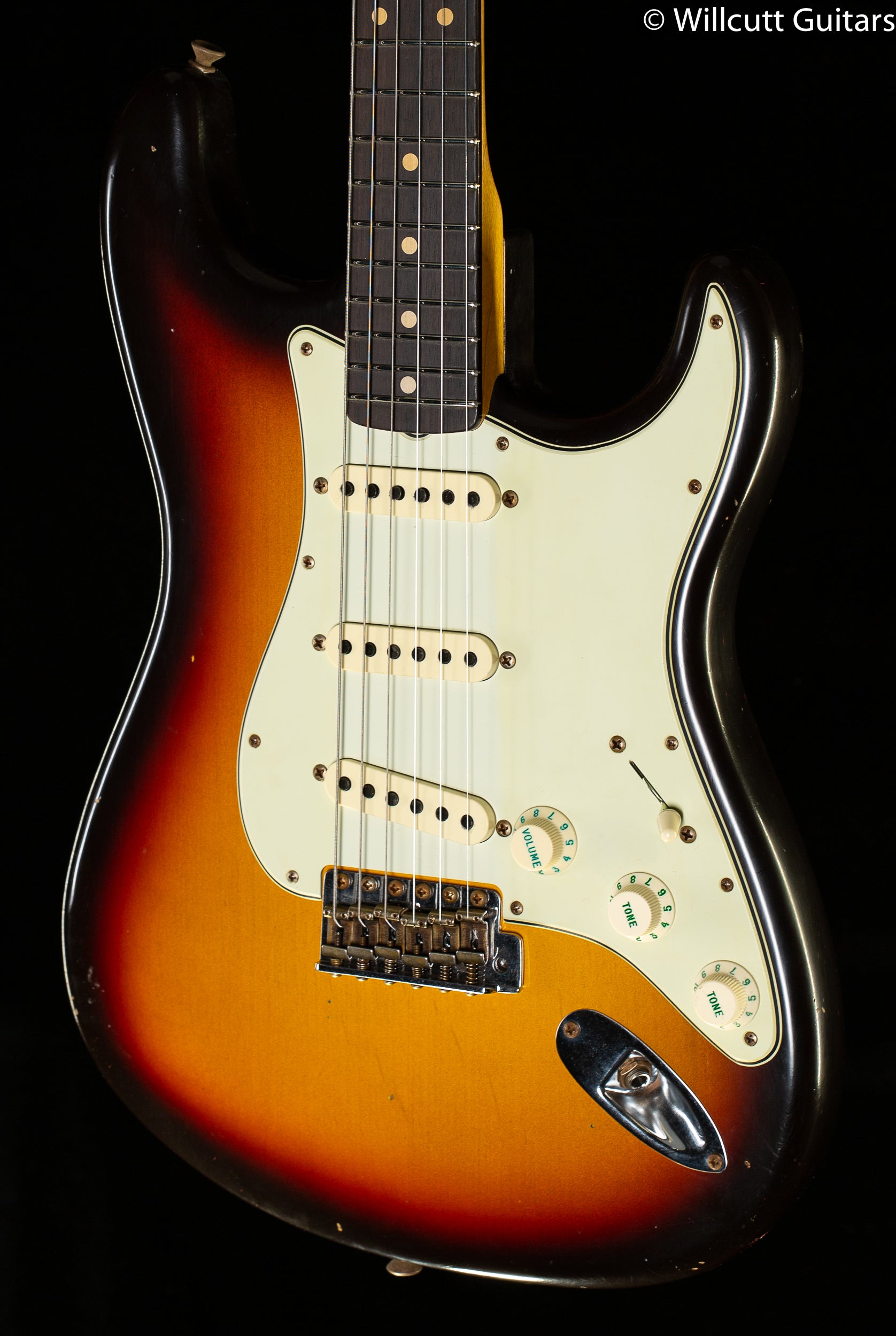 Custom made store fender stratocaster