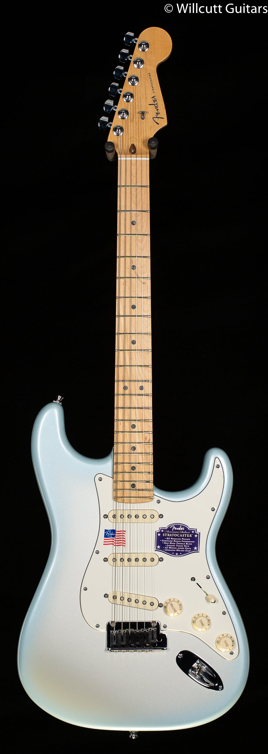 Fender DEALER EVENT AM DLX STRAT 2T SILVER BLUE - Willcutt Guitars