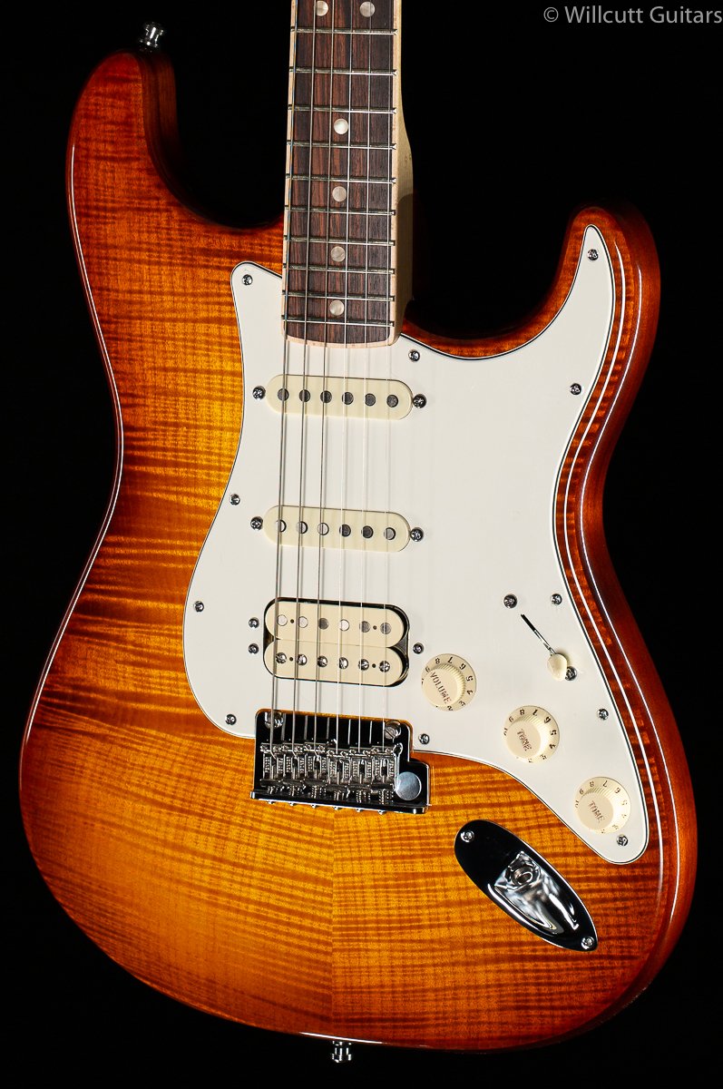 Fender Select Stratocaster HSS Tobacco Sunburst