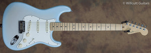 Fender American Deluxe Stratocaster 2-Tone Silver Blue USED