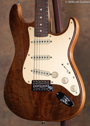 FENDER AMERICAN CUSTOM LTD. WALNUT ROASTED STRATOCASTER