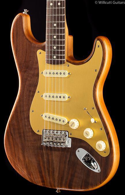 fender-american-custom-ltd-walnut-roasted-stratocaster-952