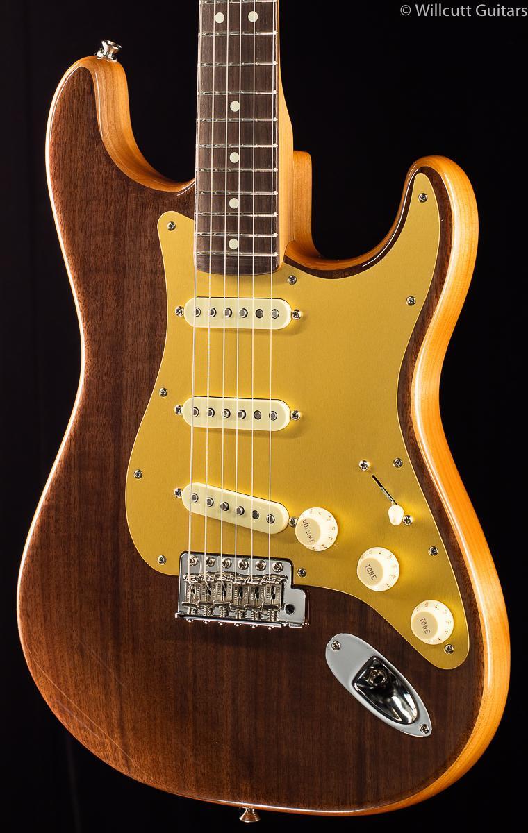 fender-american-custom-ltd-walnut-roasted-stratocaster-955