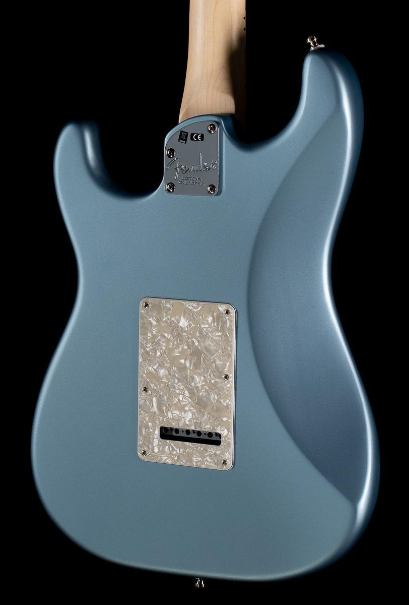 Fender American Elite Stratocaster Satin Ice Blue Metallic