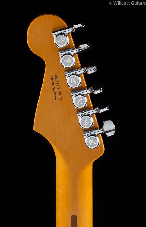 Fender American Ultra Stratocaster Aged Natural