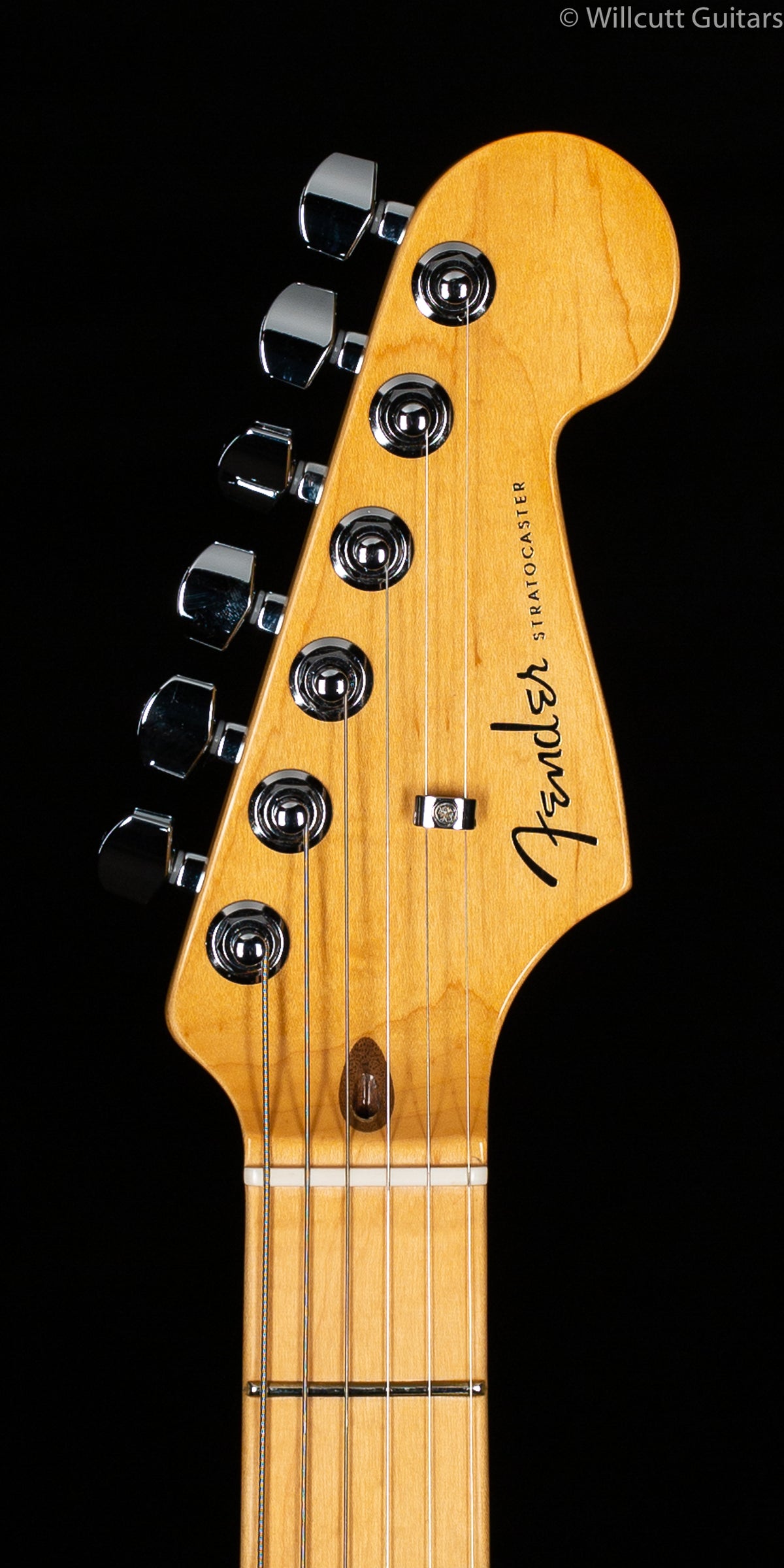 Fender American Ultra Stratocaster Maple Fingerboard Ultraburst (695)