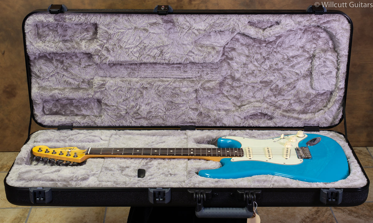 Fender American Pro II Stratocaster Miami Blue DEMO