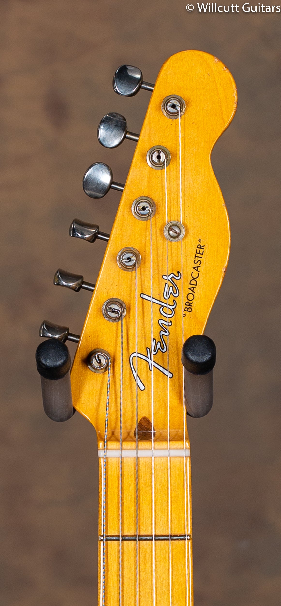 Fender 70th Anniversary Broadcaster Blackguard Blonde Maple Fingerboard Underwood Aged