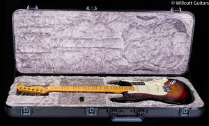 Fender American Ultra Stratocaster Maple Fingerboard Ultraburst
