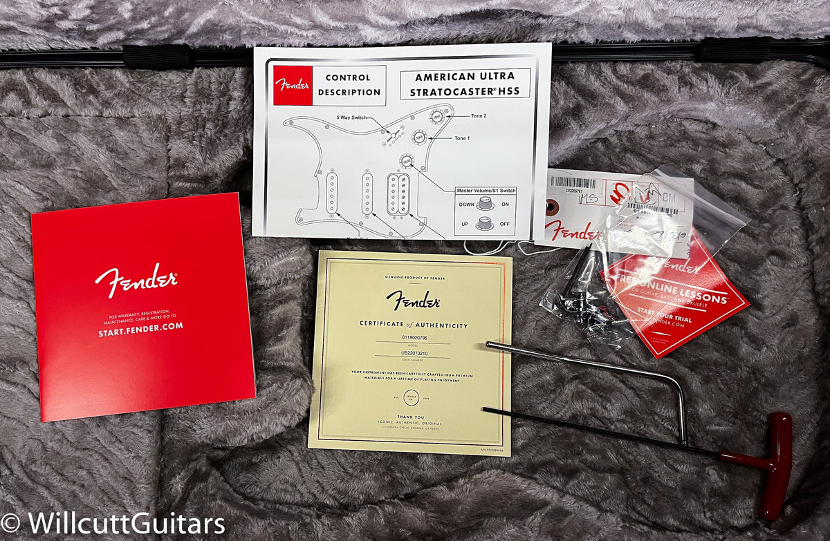 Fender American Ultra Stratocaster HSS Rosewood Fingerboard Cobra Blue (210)