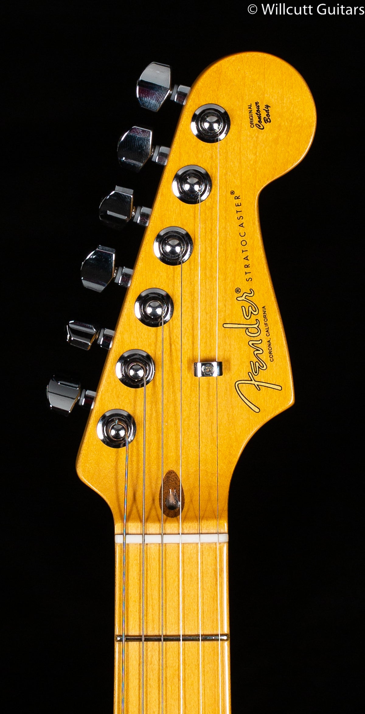 Fender Limited Edition American Professional II Stratocaster HSS Shell Pink (472)