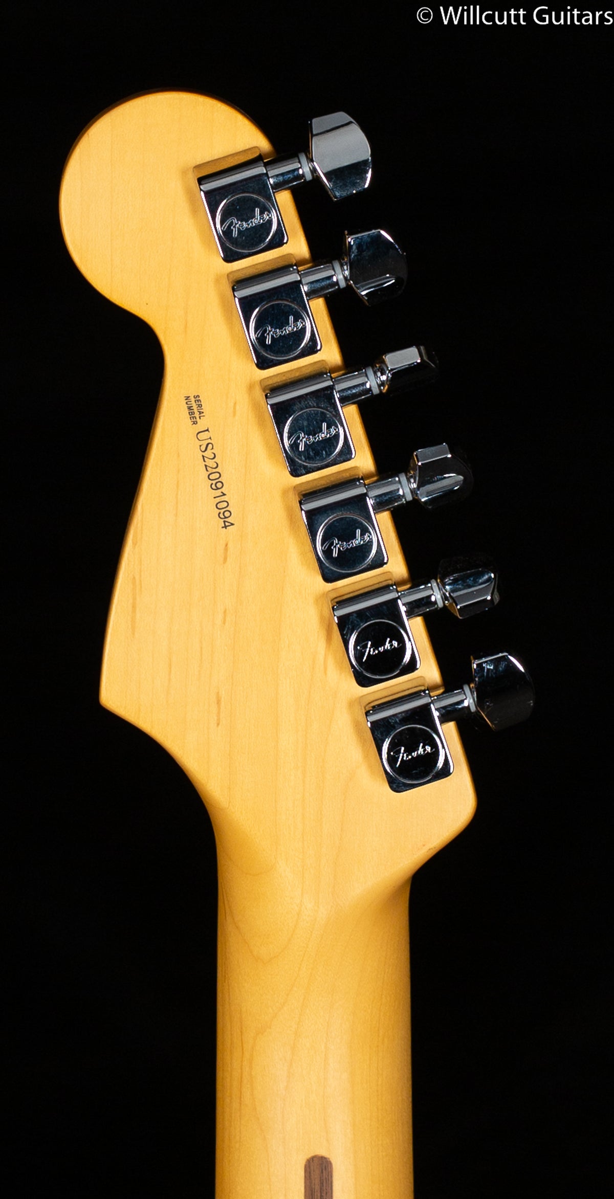 Fender Limited Edition American Professional II Stratocaster HSS Shell Pink (094)