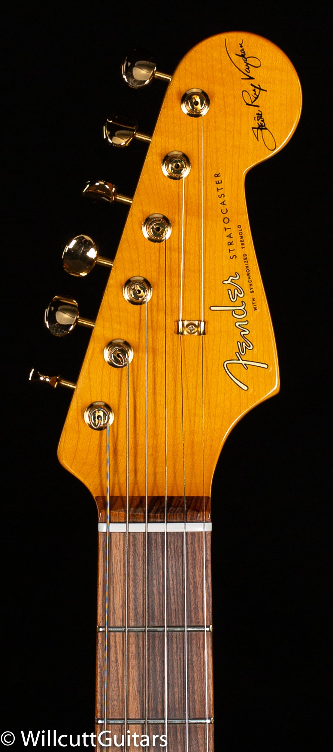Fender Stevie Ray Vaughan Stratocaster, Pau Ferro Fingerboard, 3-Color Sunburst (715)