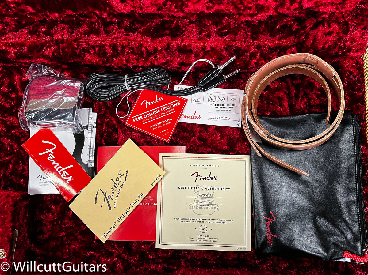 Fender 70th Anniversary Broadcaster Maple Fingerboard Blackguard Blonde (120)