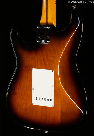 Fender American Vintage II 1957 Stratocaster Maple Fingerboard 2-Color Sunburst (556)