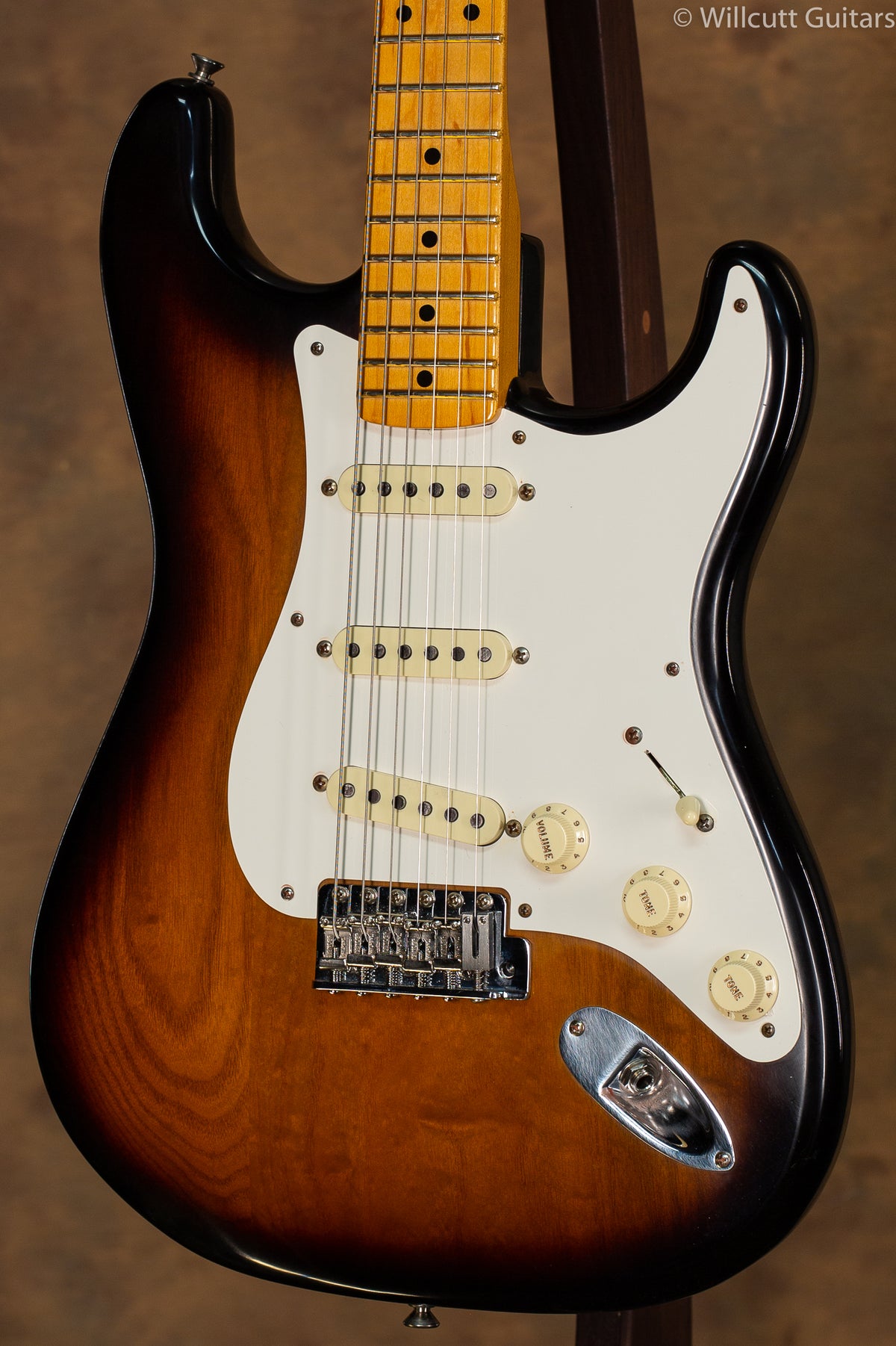 Fender Eric Johnson Virginia Stratocaster 2-Tone Sunburst USED