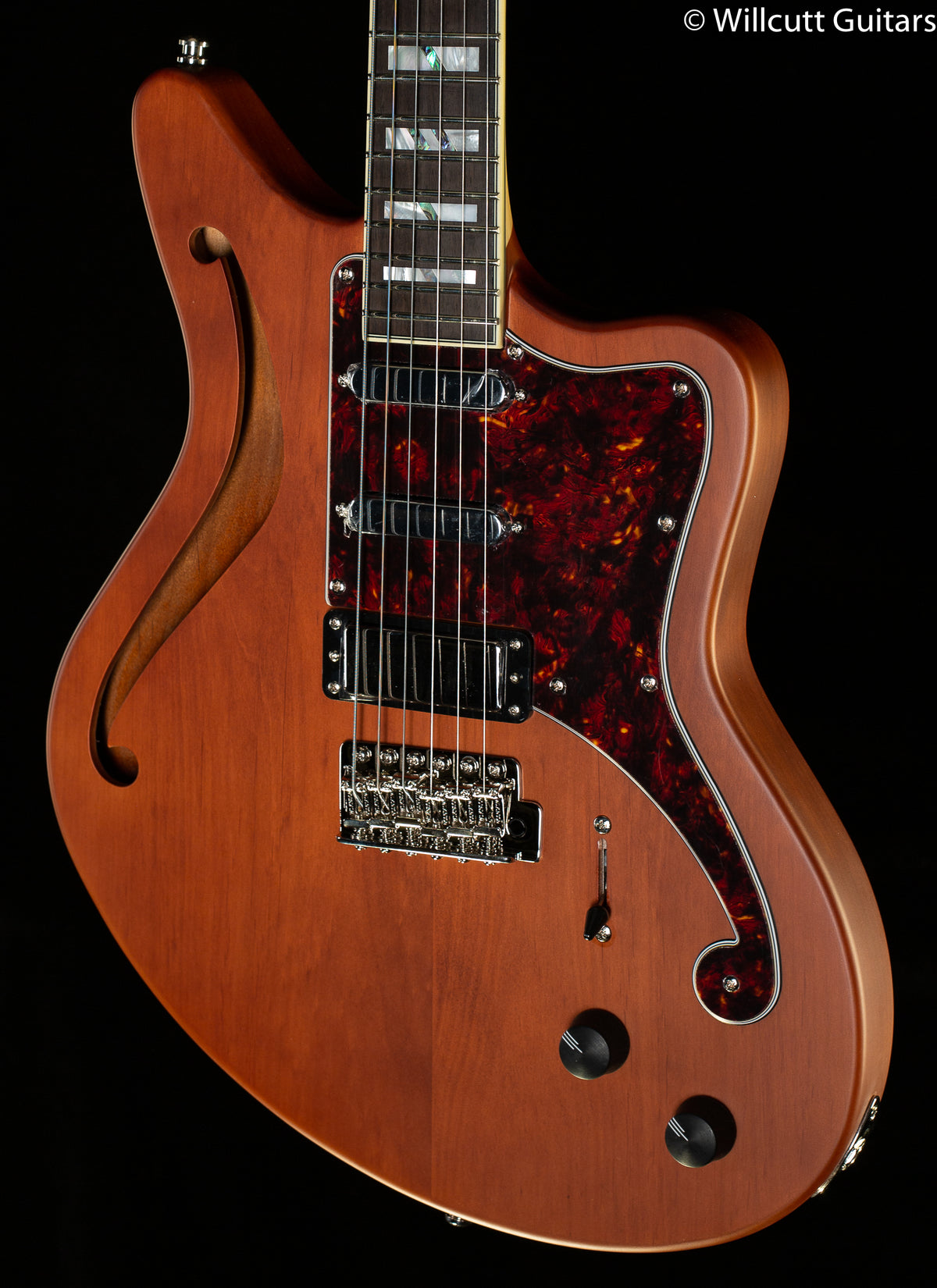 D&#39;Angelico DELUXE BEDFORD SH LE MATTE WALNUT