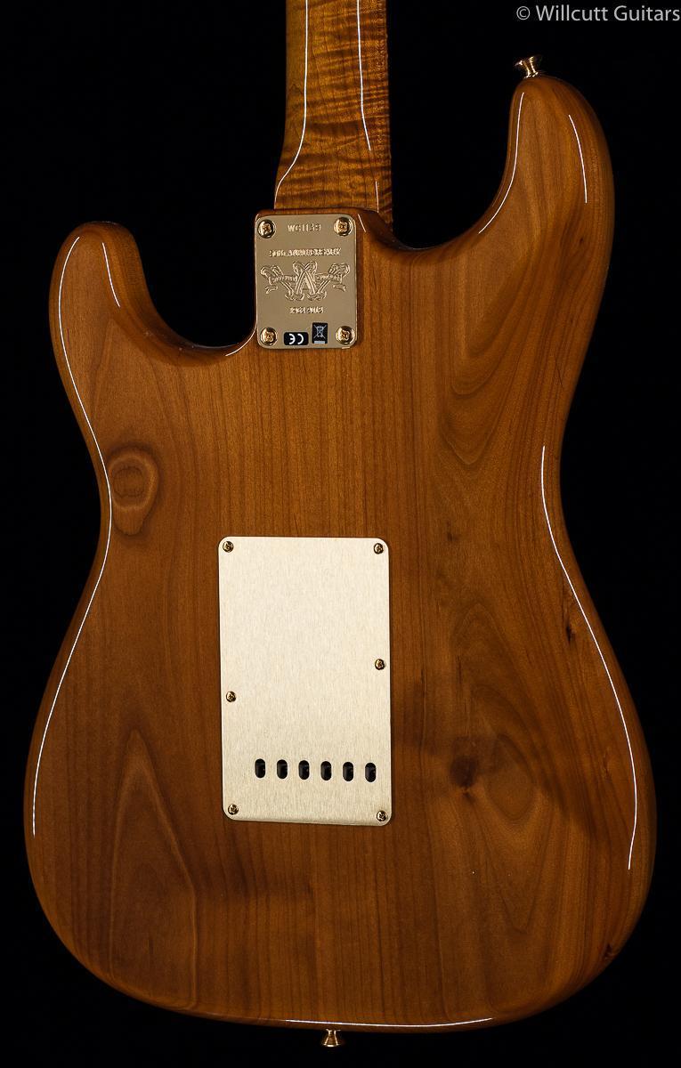 fender-custom-shop-50th-anniversary-willcutt-artisan-strat-quilt-maple-139